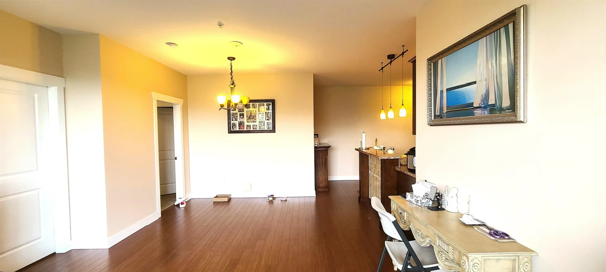Dining Area Photo of 518 14333 104 Avenue, Surrey, BC