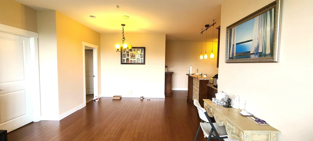 Family Room Photo of 518 14333 104 Avenue, Surrey, BC