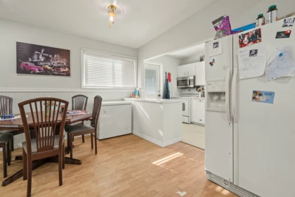 Kitchen Island Photo of 46637 Andrews Avenue, Chilliwack, BC