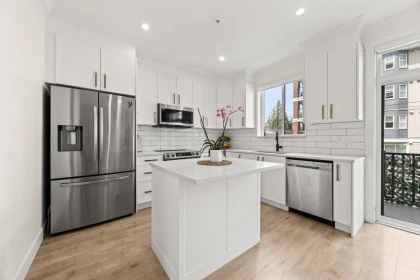 Kitchen Island Photo of 22 19753 55a Avenue, Langley, BC