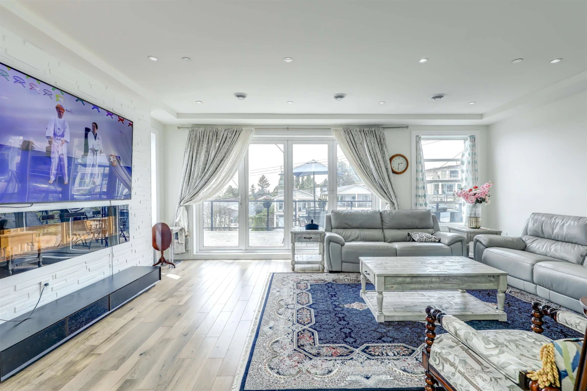 Family Room Photo of 958 Keil Street, White Rock, BC