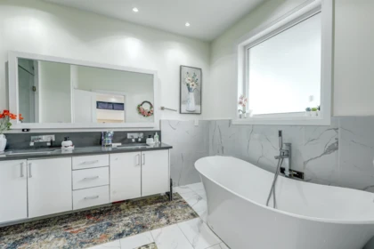 Basement Recreation Room Photo of 958 Keil Street, White Rock, BC