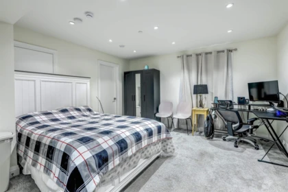 Garage Interior Photo of 958 Keil Street, White Rock, BC