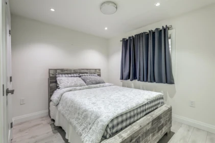 Hot Tub / Spa Photo of 958 Keil Street, White Rock, BC