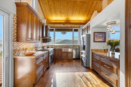 Outdoor Deck Photo of 7370 Rockwell Drive, Harrison Hot Springs, BC
