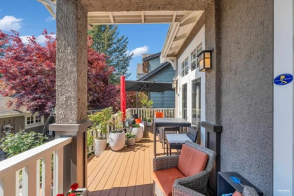 Front Yard Photo of 2540 W 45th Avenue, Vancouver, BC