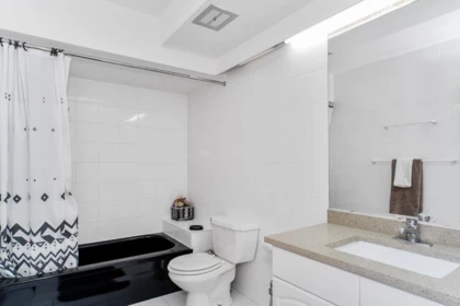 Guest Bathroom Photo of 430 Bayview Road, West Vancouver, BC