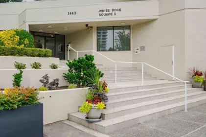 704 1442 Foster Street, White Rock, BC, White Rock — Apartment/Condo for sale