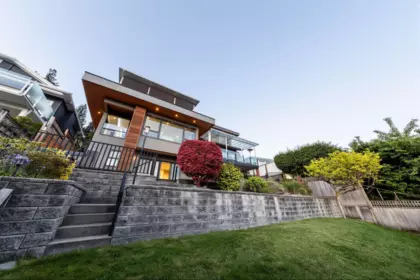 Backyard Photo of 383 Newdale Court, North Vancouver, BC