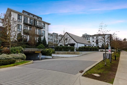 Garden / Landscaping Photo of 425 14968 101a Avenue, Surrey, BC