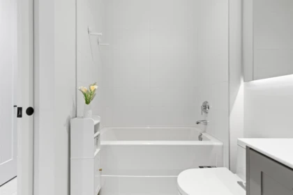 Guest Bathroom Photo of 425 14968 101a Avenue, Surrey, BC