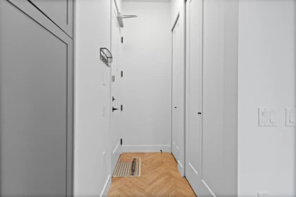 Mudroom Photo of 425 14968 101a Avenue, Surrey, BC