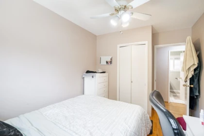 Basement Recreation Room Photo of 11065 86 Avenue, Delta, BC
