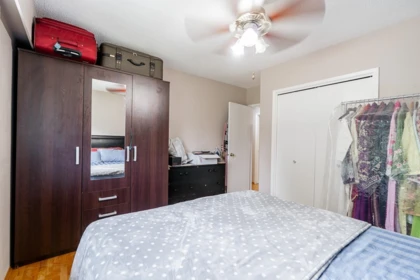 Guest Bathroom Photo of 11065 86 Avenue, Delta, BC