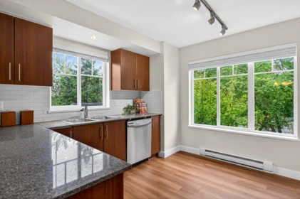 Kitchen Island Photo of 18 20038 70 Avenue, Langley, BC