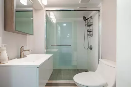 Guest Bathroom Photo of 5959 Mcmurray Avenue, Burnaby, BC