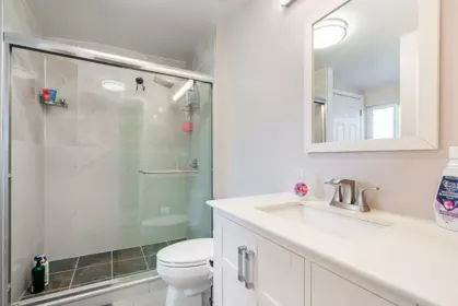 Kitchen Photo of 5959 Mcmurray Avenue, Burnaby, BC