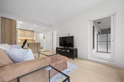 303 3596 Malsum Drive, North Vancouver, BC, North Vancouver — Apartment/Condo for sale