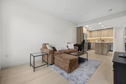 Kitchen Photo of 303 3596 Malsum Drive, North Vancouver, BC
