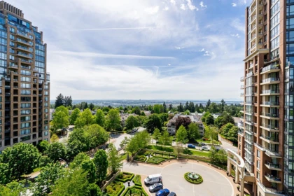 804 6833 Station Hill Drive, Burnaby, BC, Burnaby — Apartment/Condo for sale