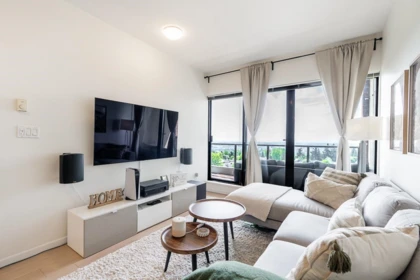 804 6833 Station Hill Drive, Burnaby, BC, Burnaby — Apartment/Condo for sale