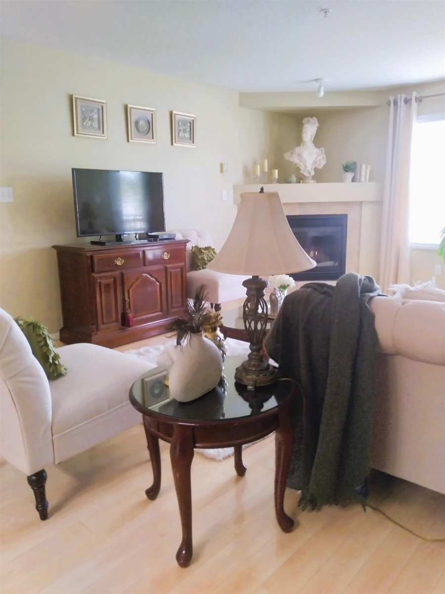 Dining Area Photo of 301 2350 Westerly Street, Abbotsford, BC