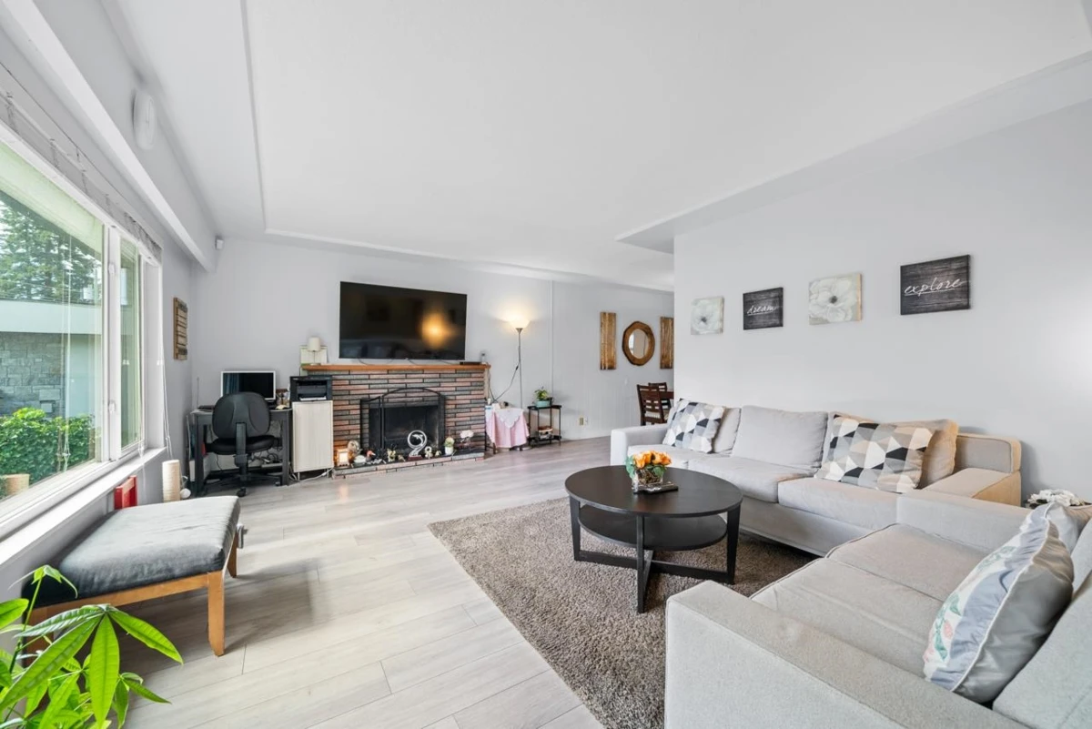 Family Room Photo of 8857 Russell Drive, Delta, BC