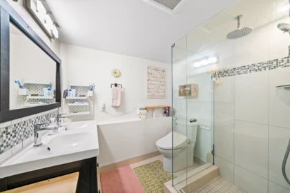 Guest Bathroom Photo of 8857 Russell Drive, Delta, BC