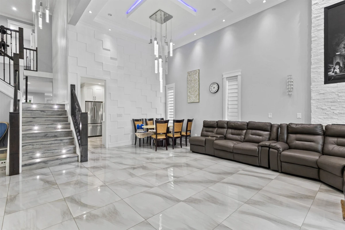 Family Room Photo of 33827 Mayfair Avenue, Abbotsford, BC