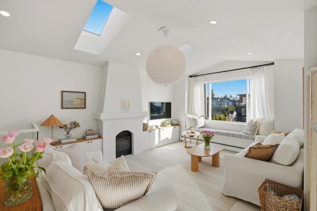Family Room Photo of 863 Lee Street, White Rock, BC