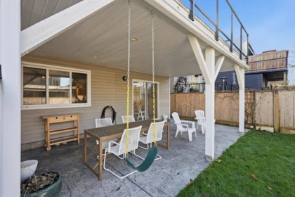 Backyard Photo of 863 Lee Street, White Rock, BC