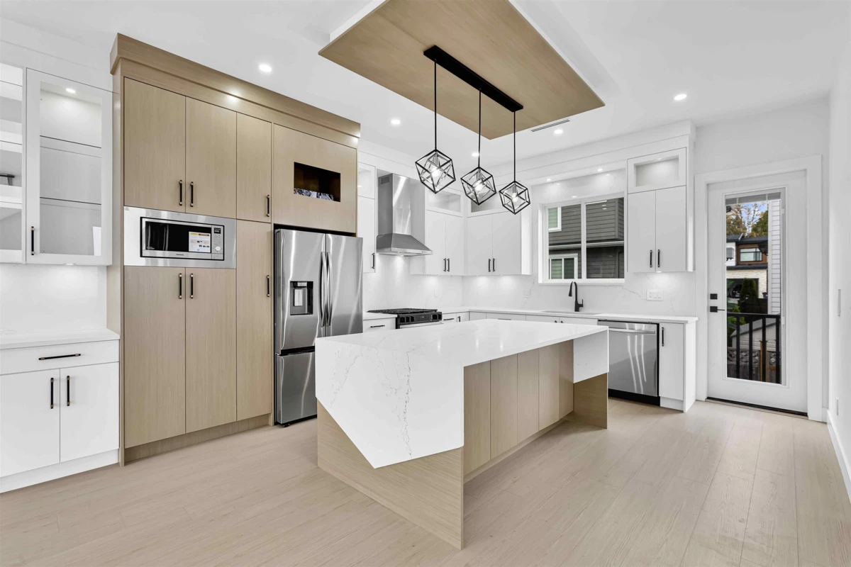 Family Room Photo of 102 16633 18a Avenue, Surrey, BC