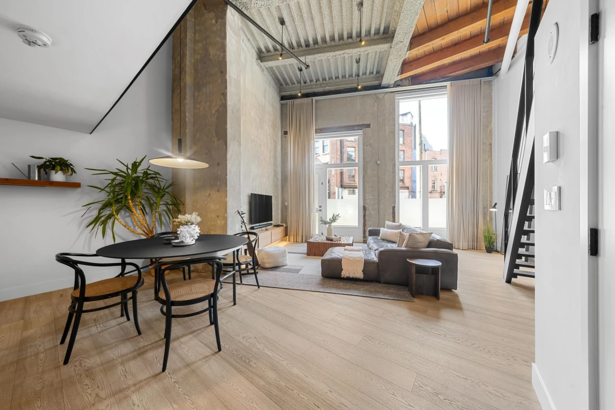 Dining Area Photo of 47 E Cordova Street, Vancouver, BC
