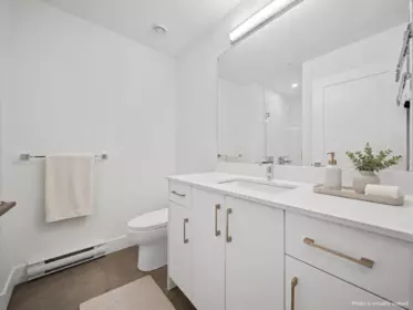 Primary Bathroom Photo of 306 6338 King George Boulevard, Surrey, BC