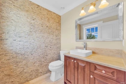 Entry Foyer Photo of 2562 Garden Court, West Vancouver, BC