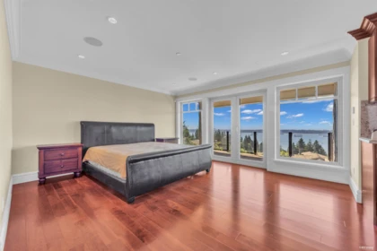 Office / Den Photo of 2562 Garden Court, West Vancouver, BC