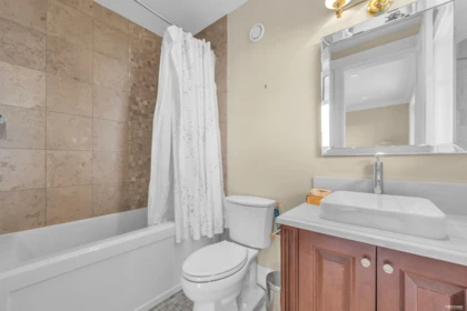 Powder Room Photo of 2562 Garden Court, West Vancouver, BC