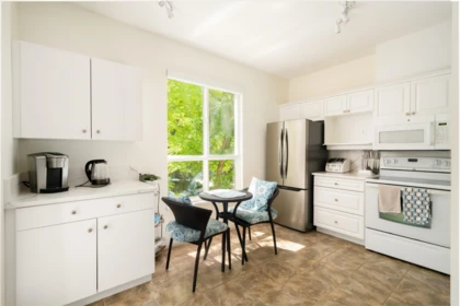 Kitchen Island Photo of 229 3098 Guildford Way, Coquitlam, BC