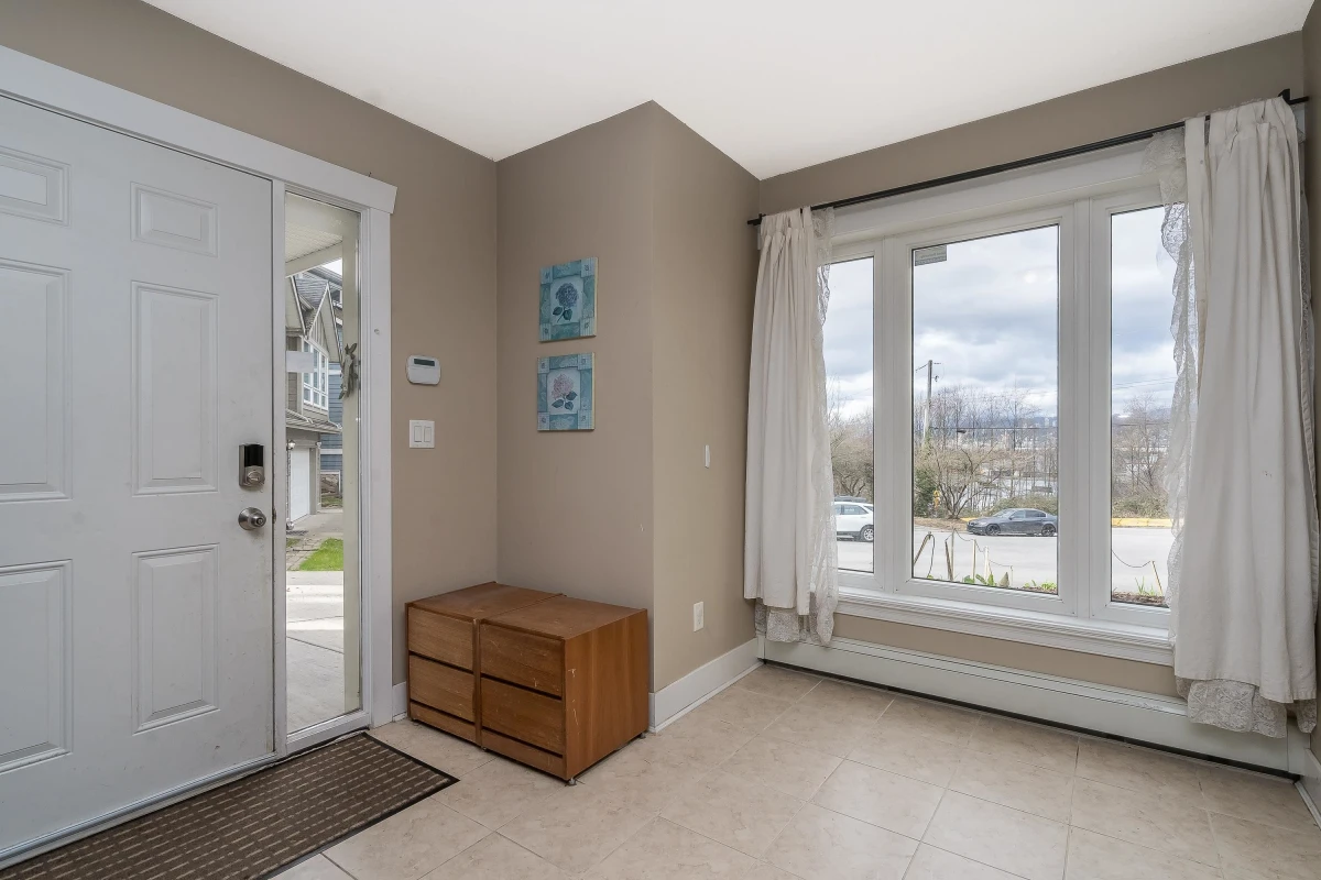 Living Room Photo of 13838 116 Avenue, Surrey, BC