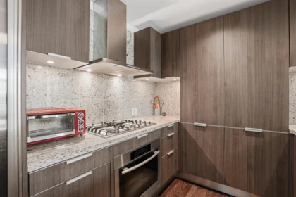 203 540 Waters Edge Crescent, West Vancouver, BC, West Vancouver — Apartment/Condo for sale