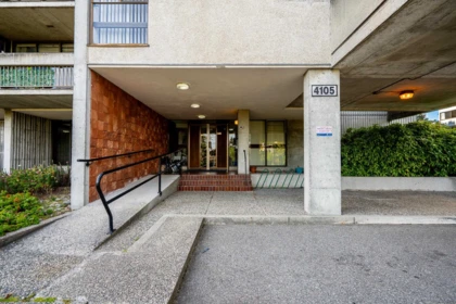 Hot Tub / Spa Photo of 902 4105 Imperial Street, Burnaby, BC
