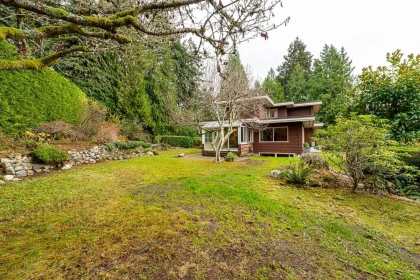 Staircase Photo of 2847 Mathers Avenue, West Vancouver, BC