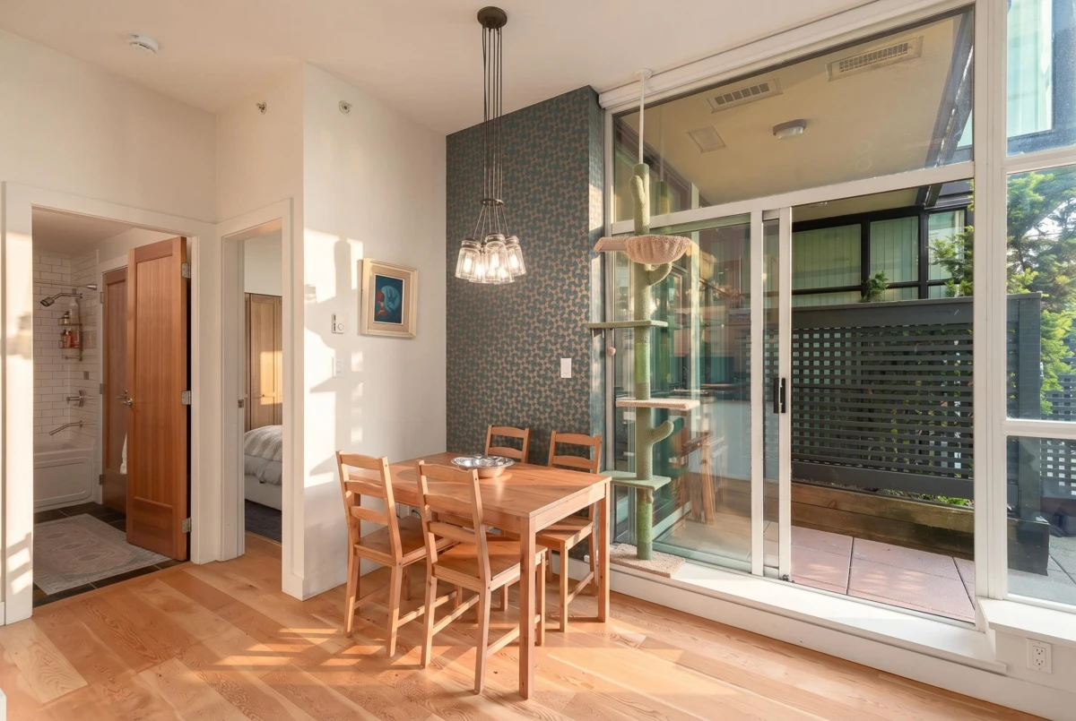 Family Room Photo of 218 2515 Ontario Street, Vancouver, BC