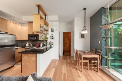 Kitchen Island Photo of 218 2515 Ontario Street, Vancouver, BC