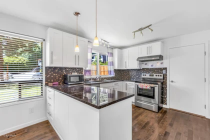 Breakfast Nook Photo of 34388 Russet Place, Abbotsford, BC