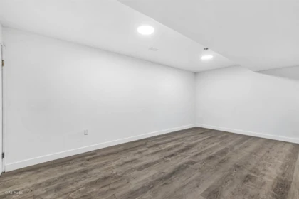 Laundry Room Photo of 34388 Russet Place, Abbotsford, BC