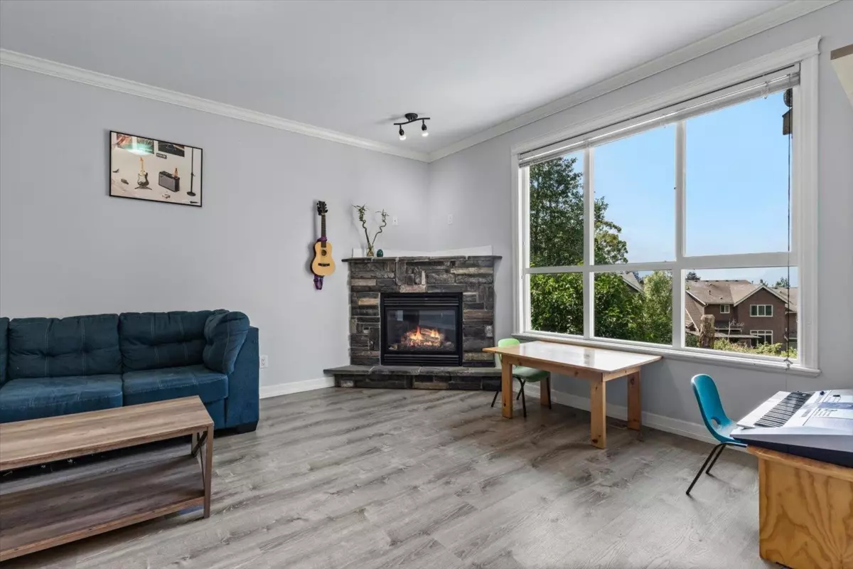 Family Room Photo of 26 46832 Hudson Road, Chilliwack, BC