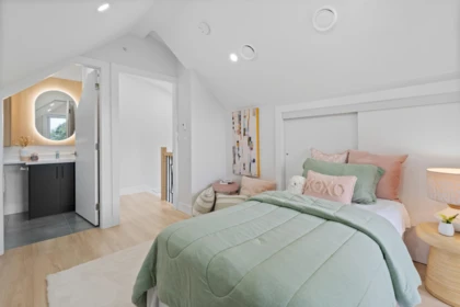 Hallway Photo of 2371 Adanac Street, Vancouver, BC