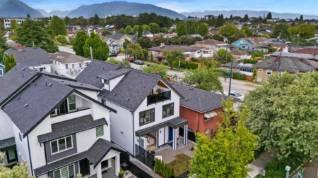 Outdoor Deck Photo of 2371 Adanac Street, Vancouver, BC