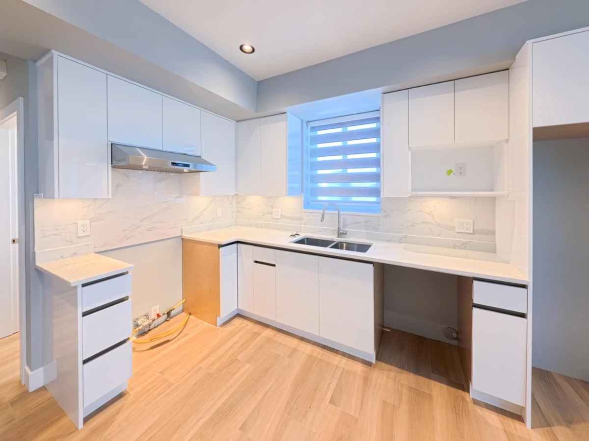 Dining Area Photo of 3 2557 W King Edward Avenue, Vancouver, BC